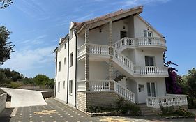 Apartmani Ljubica, Murter